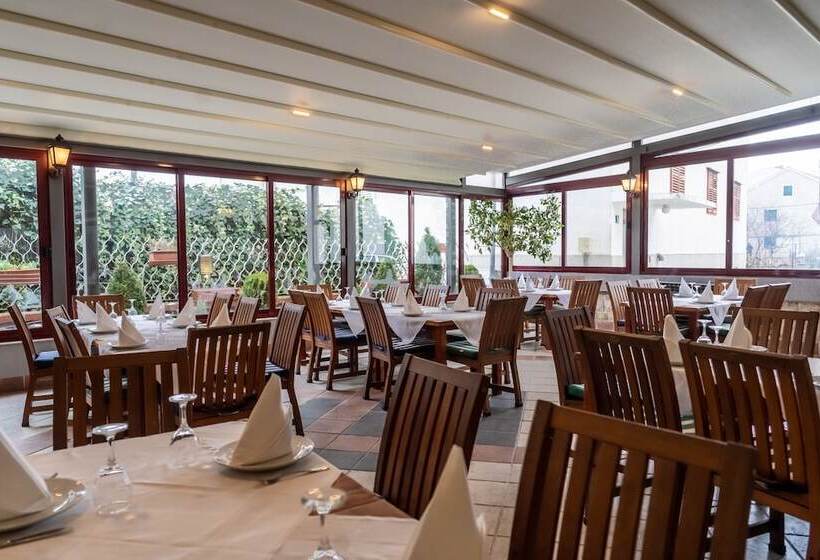 فندق Pansion Epetium