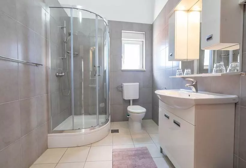 Hotel Pansion Epetium