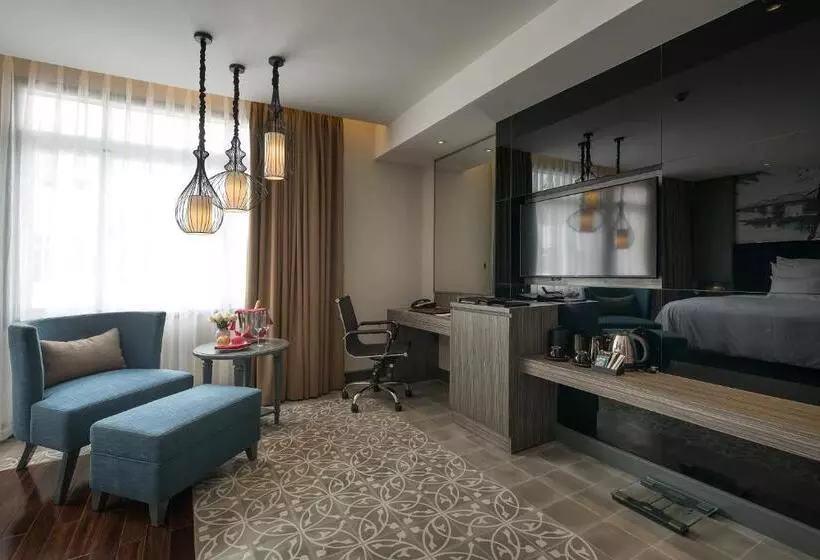 هتل Paradise Suites