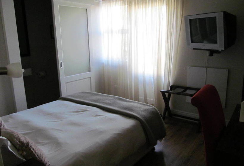 בית מלון כפרי The Vic