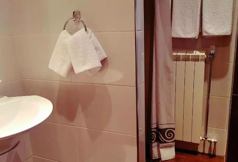 호텔 Vila Sigal Pogradec