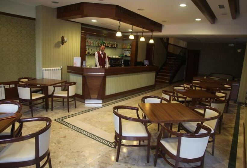 호텔 Vila Sigal Pogradec