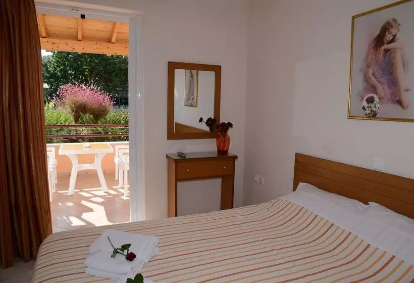 Maria S Filoxenia Suites