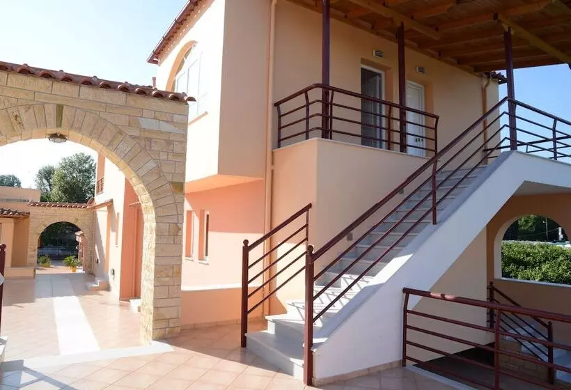 Maria S Filoxenia Suites