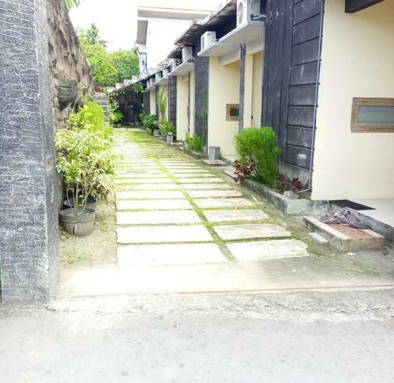 בית מלון כפרי Oyo 90852 Madani Guesthouse