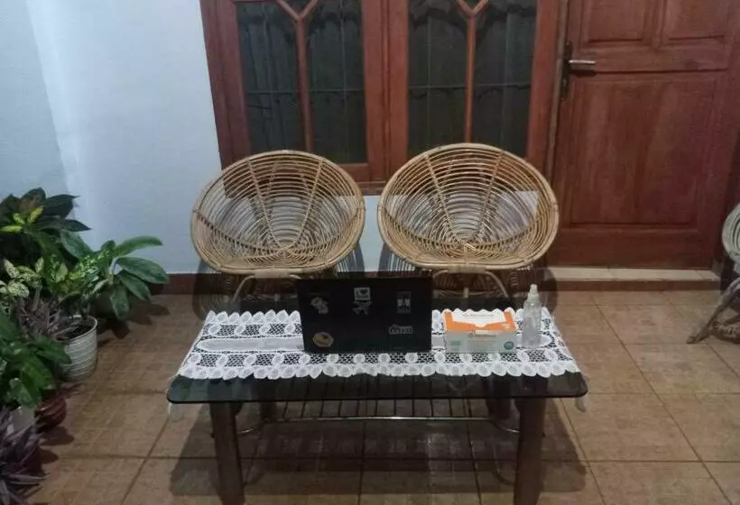 ホテル Oyo 90852 Madani Guesthouse