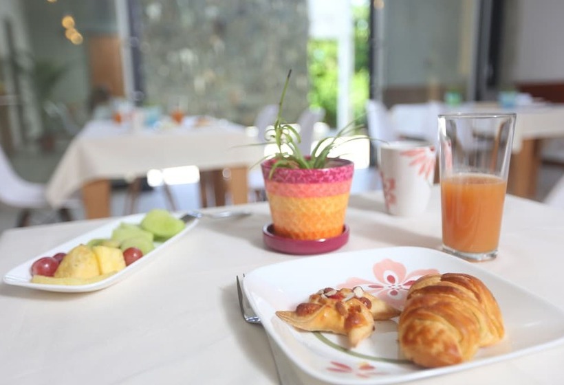 هتل Sol Sanctum Boutique Wellness