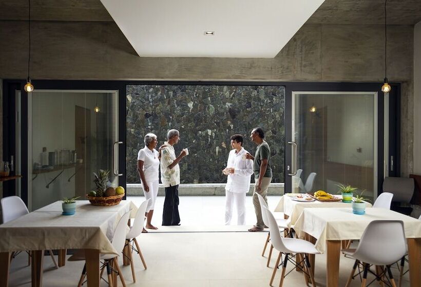 هتل Sol Sanctum Boutique Wellness