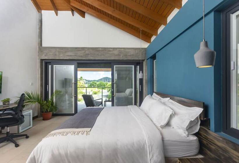 هتل Sol Sanctum Boutique Wellness