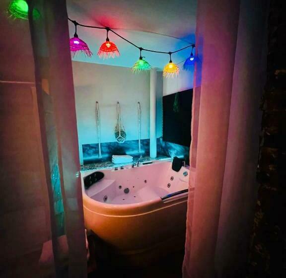 Jacuzzi Love Room