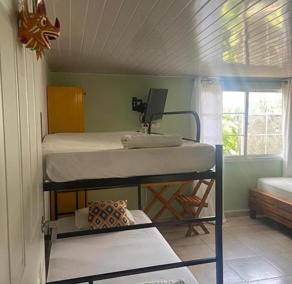 פנסיון Hostel Travelers Chitre