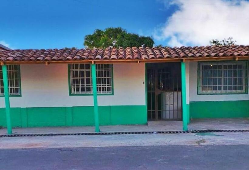 פנסיון Hostel Travelers Chitre