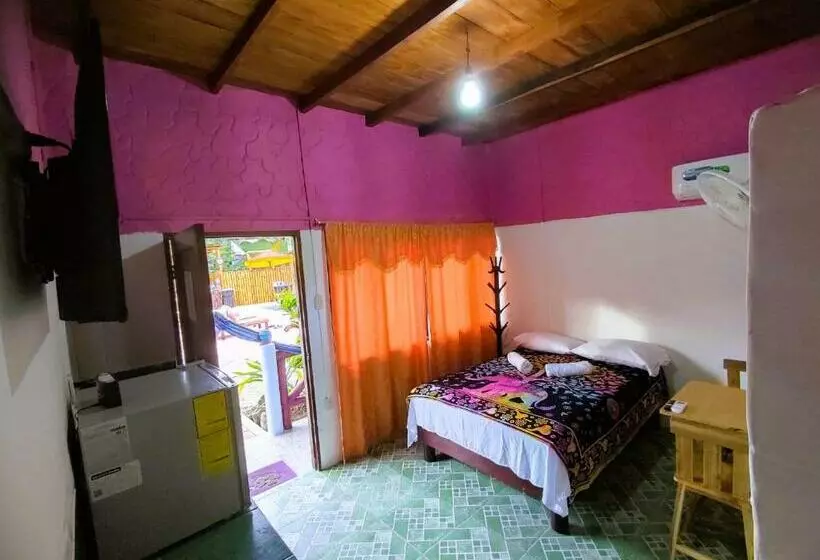 Retkeilymaja Casa Del Merman At Gaymontanita House