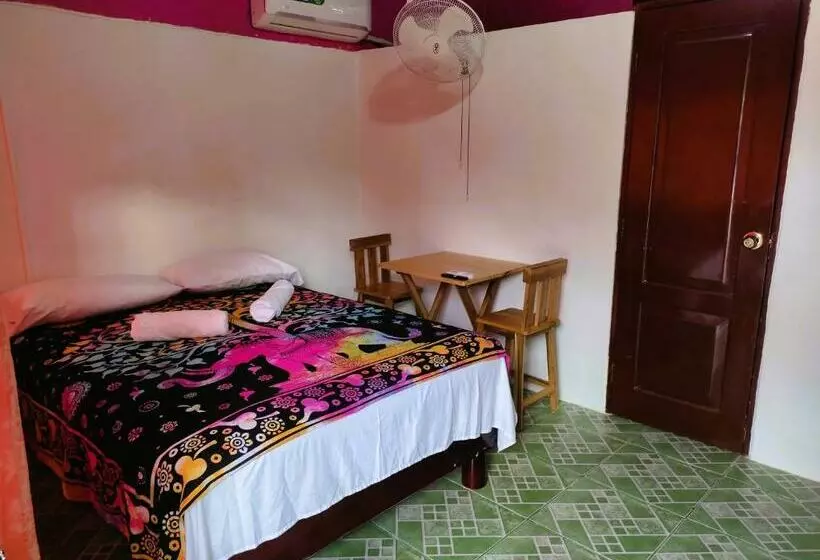 Retkeilymaja Casa Del Merman At Gaymontanita House