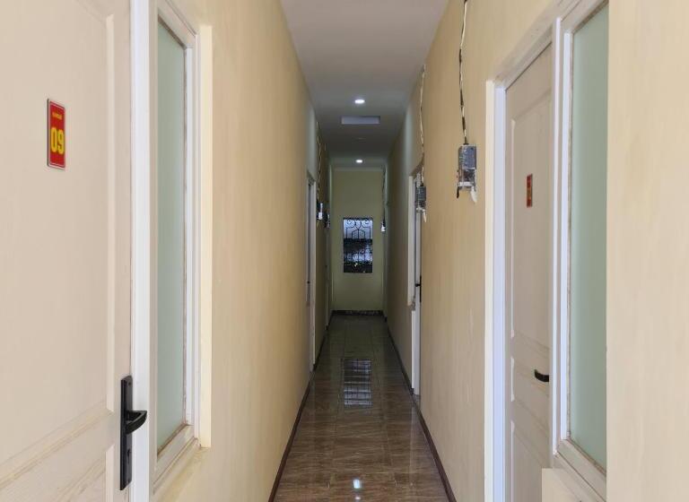 فندق صغير Reddoorz Near Tugu Muda Semarang