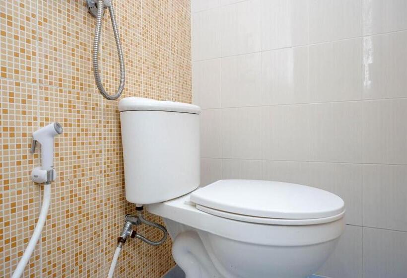 فندق صغير Reddoorz Near Tugu Muda Semarang