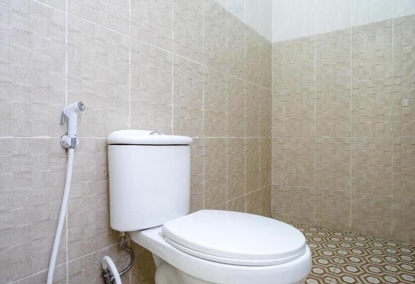 فندق صغير Reddoorz Near Tugu Muda Semarang