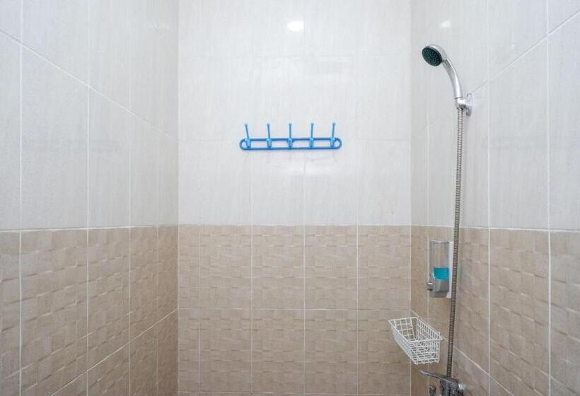 فندق صغير Reddoorz Near Tugu Muda Semarang