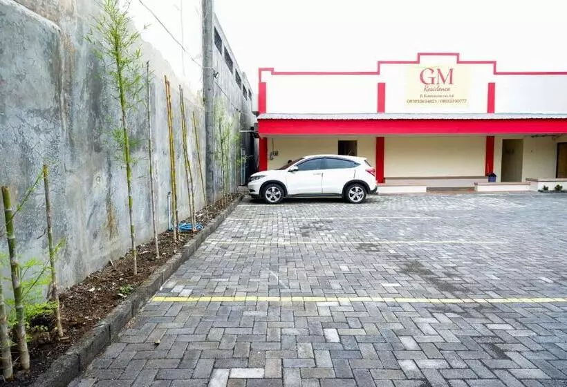 Retkeilymaja Reddoorz Near Tugu Muda Semarang