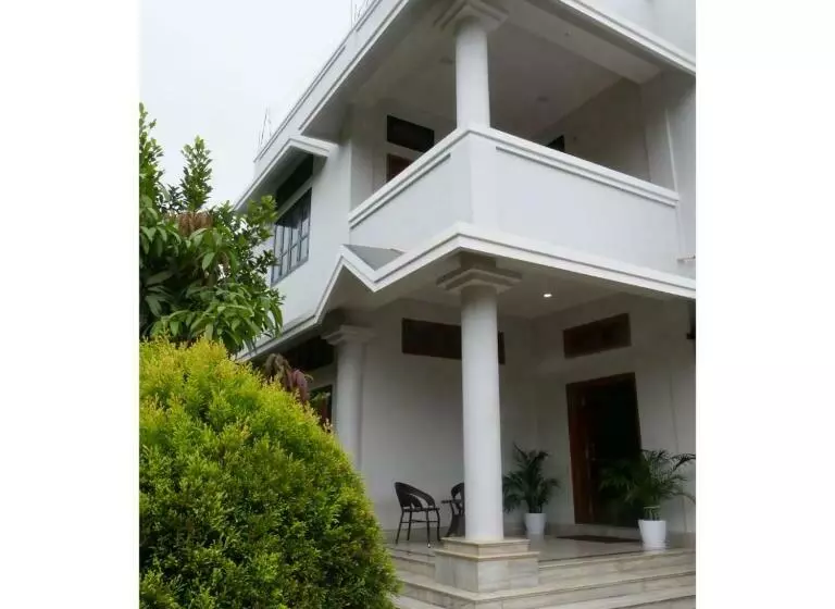 تختخواب و صبحانه Joy S Bnb