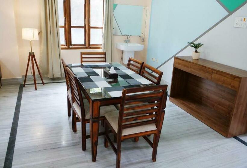 تختخواب و صبحانه Joy S Bnb