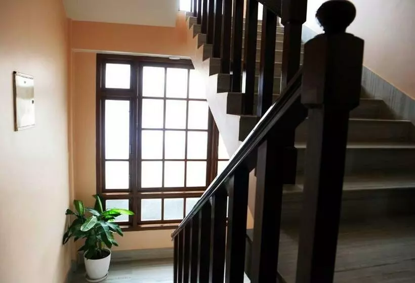 تختخواب و صبحانه Joy S Bnb