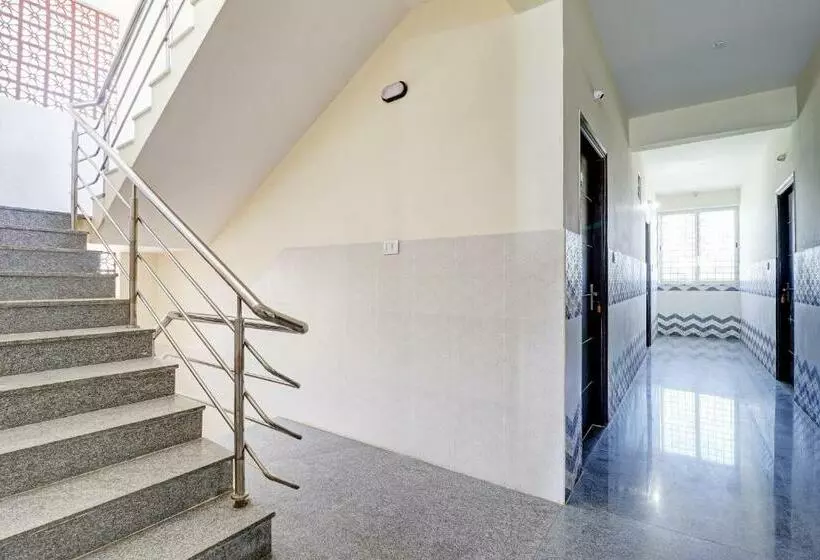 ホテル Oyo 84335 Anjana Residency