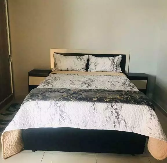 ベッドアンドブレックファースト Rmb Luxury Lodge