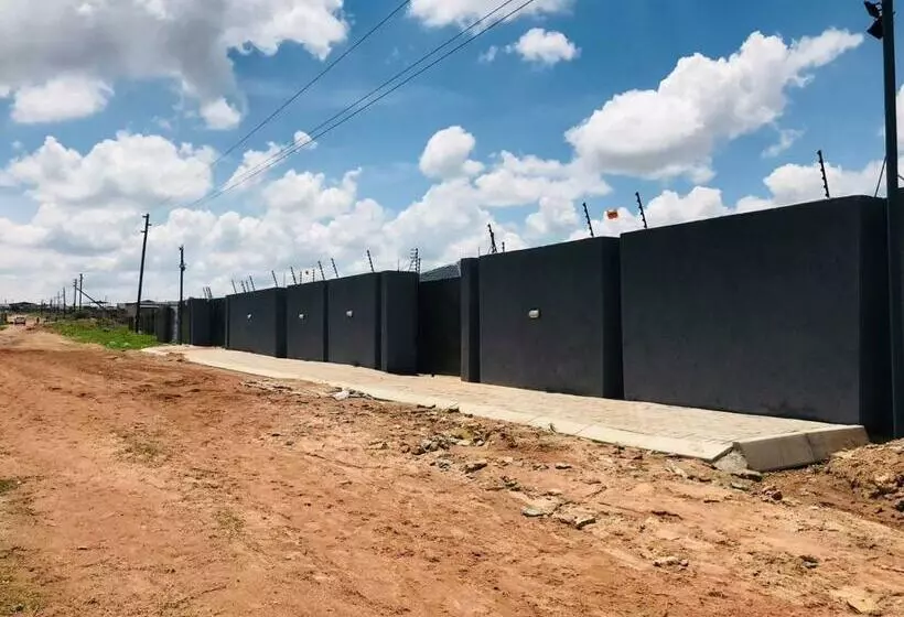 ベッドアンドブレックファースト Rmb Luxury Lodge