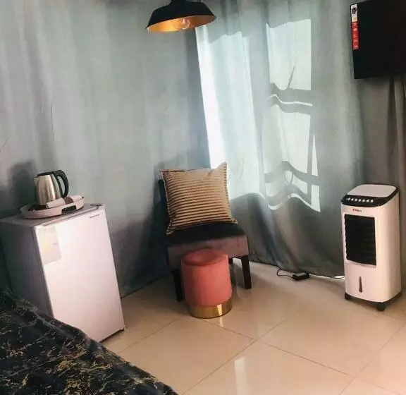 ベッドアンドブレックファースト Rmb Luxury Lodge