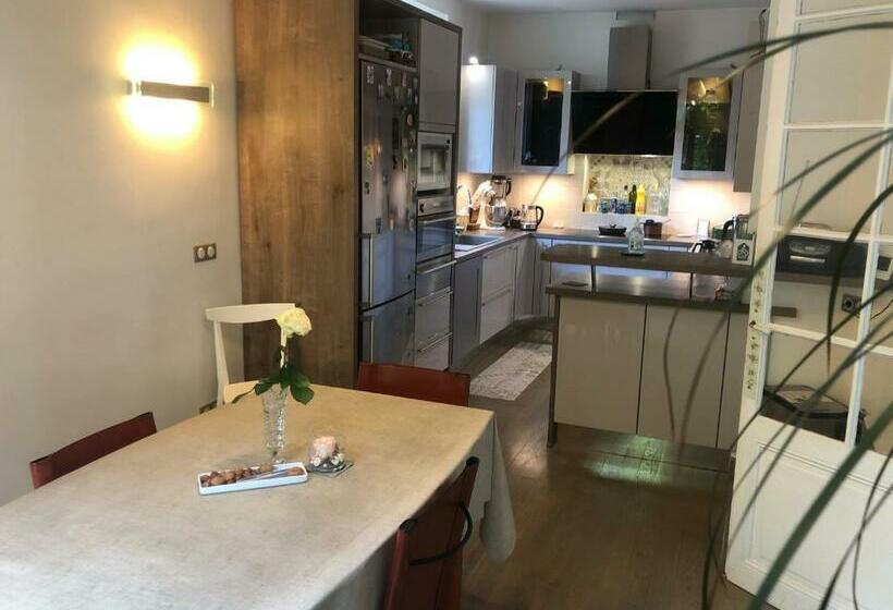 צימר Villa Eugénie Melun