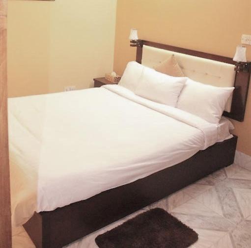 هتل کپسول Maple Crest Service Apartment