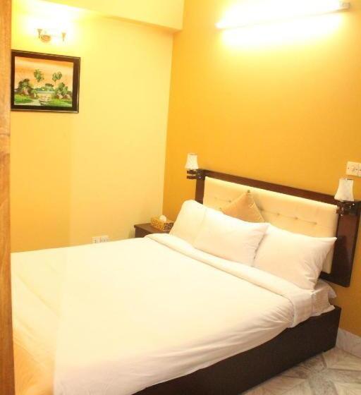 هتل کپسول Maple Crest Service Apartment