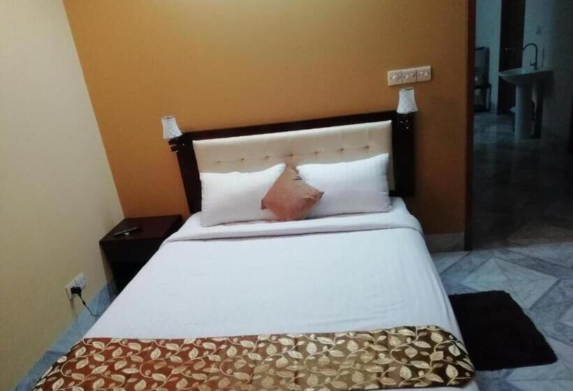 هتل کپسول Maple Crest Service Apartment