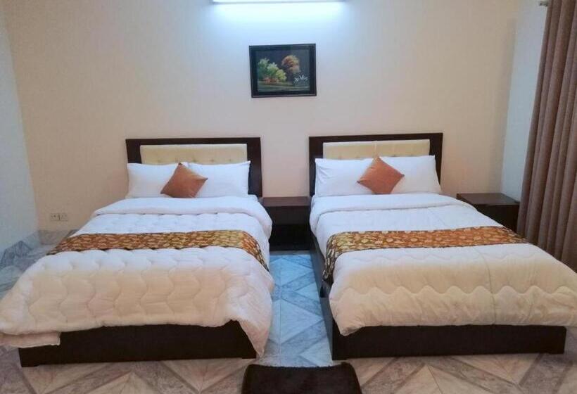 هتل کپسول Maple Crest Service Apartment