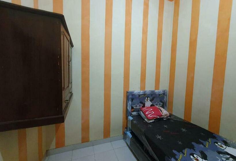 בית מלון כפרי Green Garden Residence Tegal Redpartner