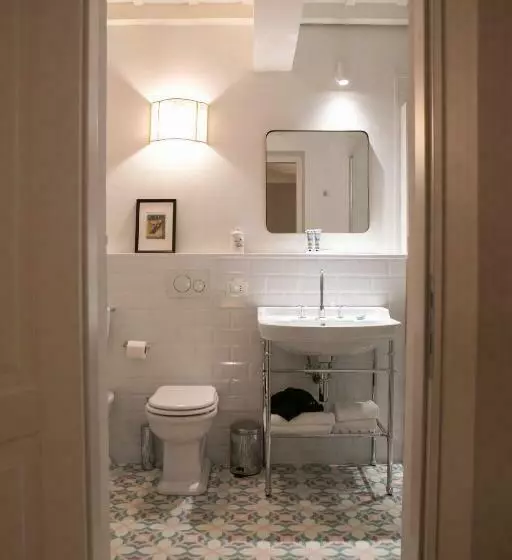 تختخواب و صبحانه Lunaria Suites   Fyodor Dostoyevsky S House