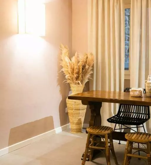 تختخواب و صبحانه Lunaria Suites   Fyodor Dostoyevsky S House