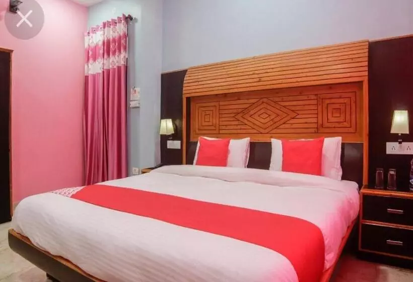 ホテル Pop 84708  Maa Tripura Residency