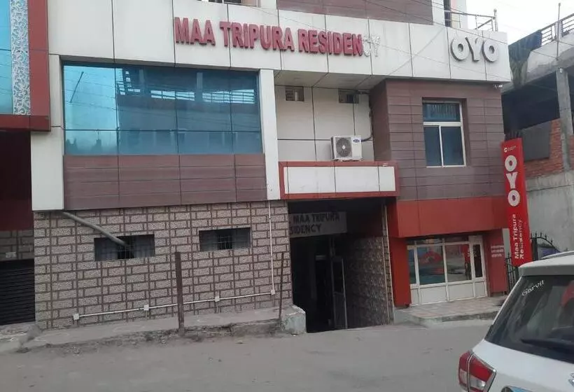 ホテル Pop 84708  Maa Tripura Residency