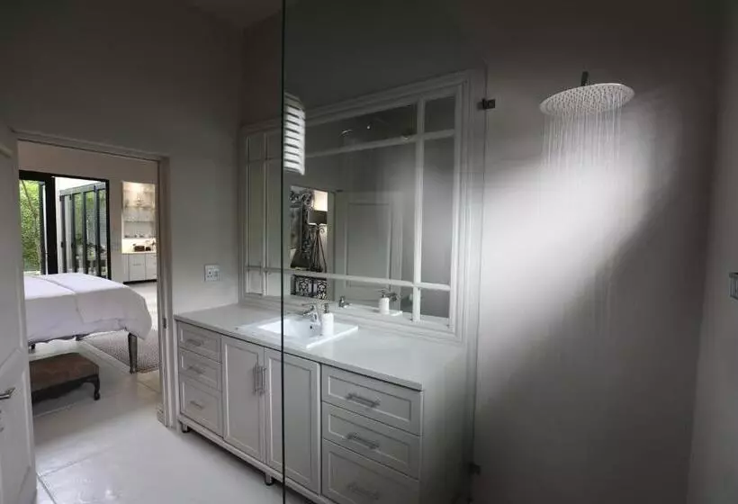 Majatalo Another World   Montagu