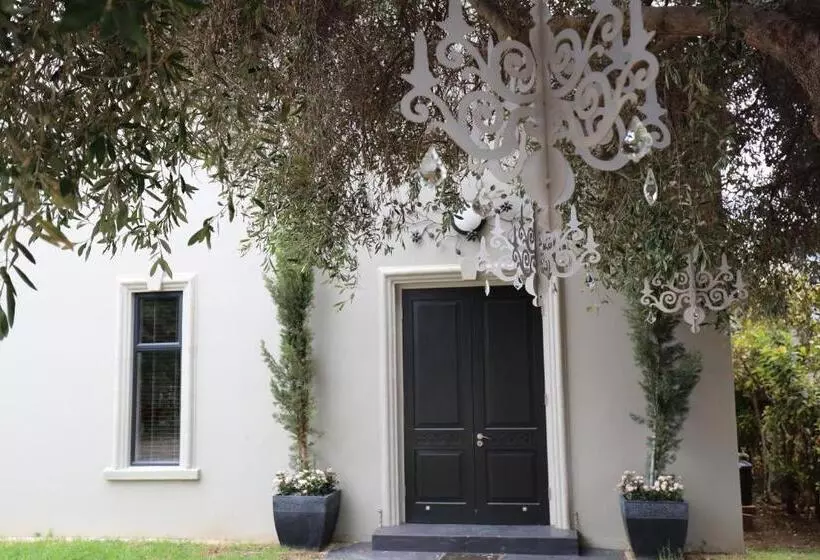 Majatalo Another World   Montagu