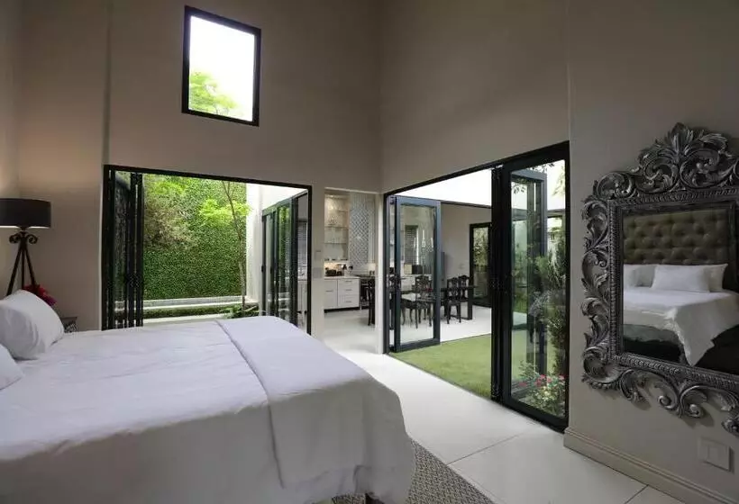 Majatalo Another World   Montagu