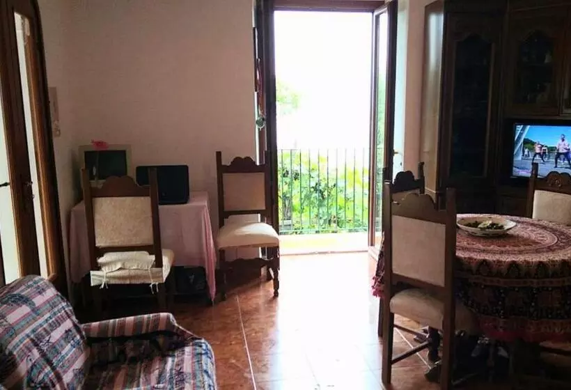 تختخواب و صبحانه Takeamalficoast Main House