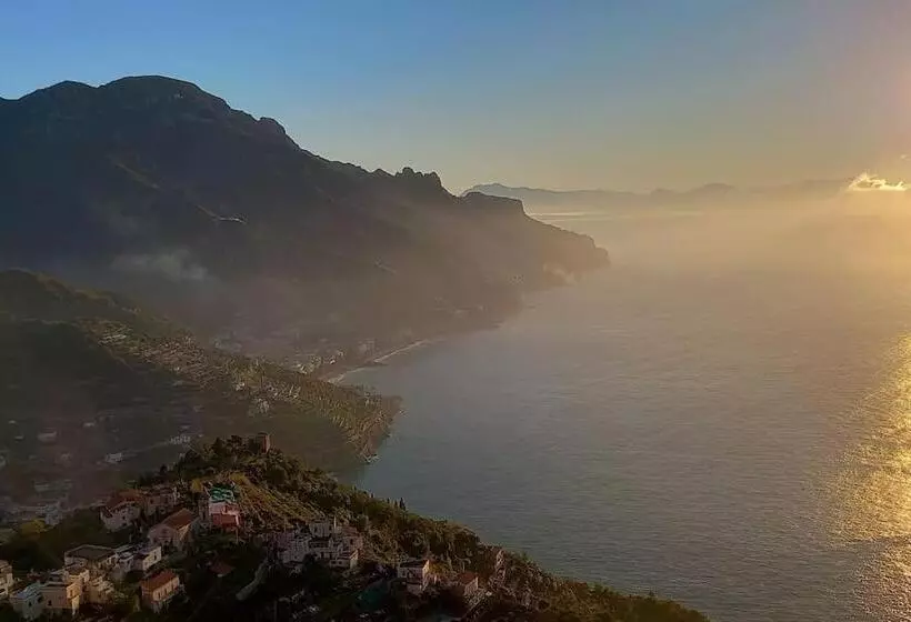 تختخواب و صبحانه Takeamalficoast Main House