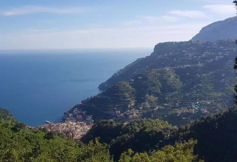 تختخواب و صبحانه Takeamalficoast Main House