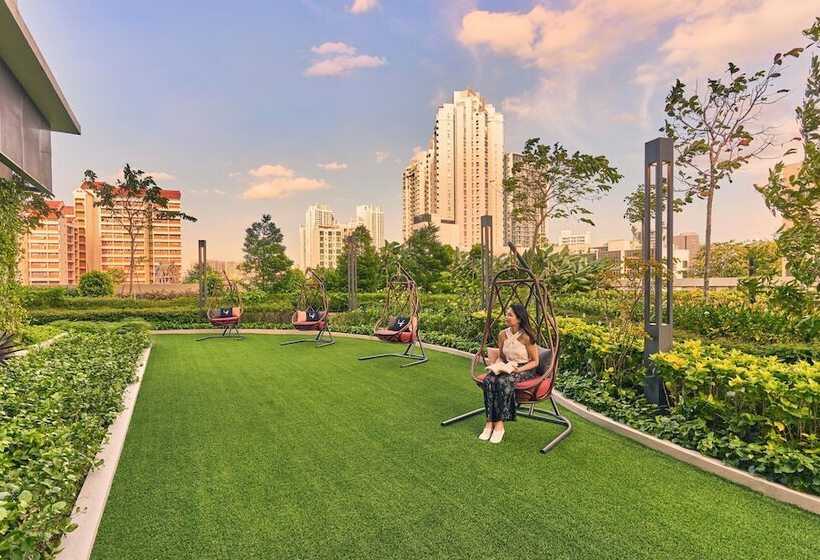 هتل Lyf Farrer Park Singapore