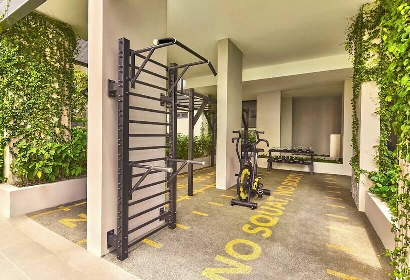 هتل Lyf Farrer Park Singapore