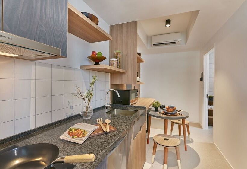 هتل Lyf Farrer Park Singapore