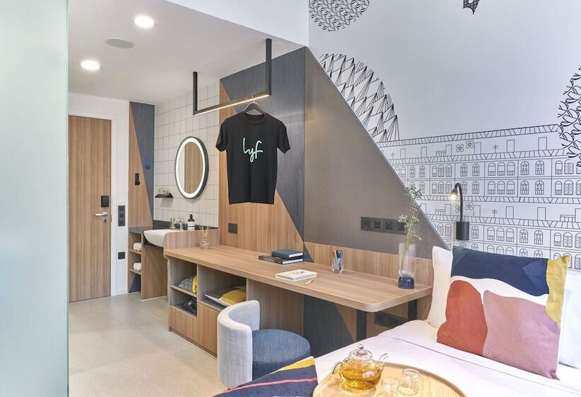 هتل Lyf Farrer Park Singapore